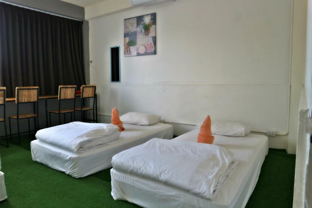 Love Cnx Guesthouse Chiang Mai Exterior photo